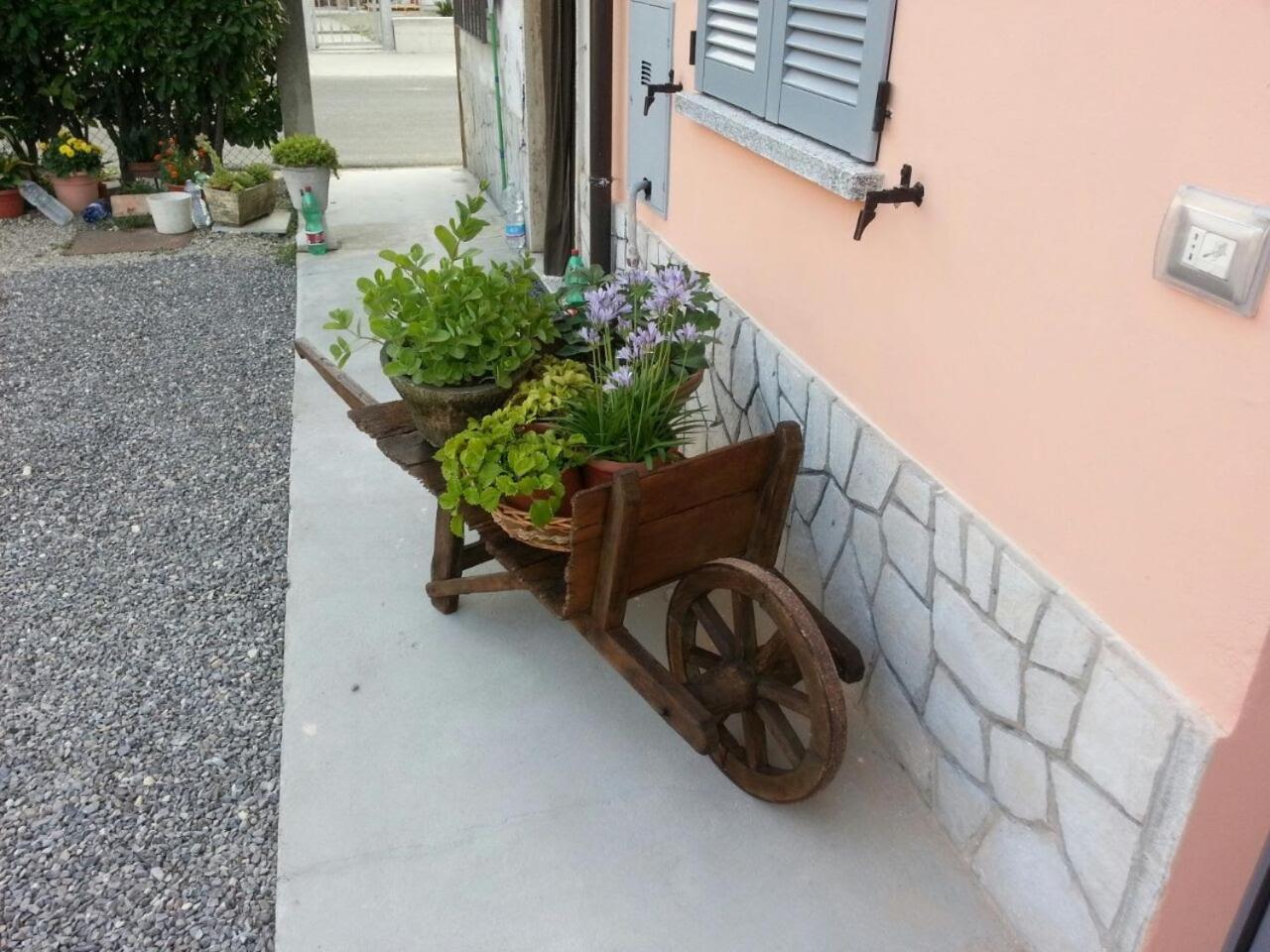Marinella Guest House Cornale Ngoại thất bức ảnh